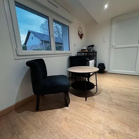 Independante Avec Salle De Bain Et Toilettes